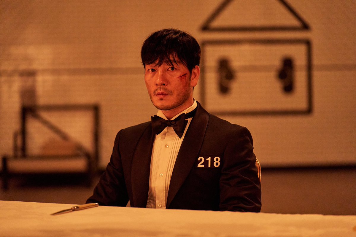 Chydee's tweet photo. Am I the only person who did not hate Sang Woo? I thought he was a logical person who knew what he signed up for, and refused to let his emotions get the better of him. If the story wasn’t rigged to favor the protagonist, he was the most qualified to win the money. https://t.co/kOcXzfsIJQ