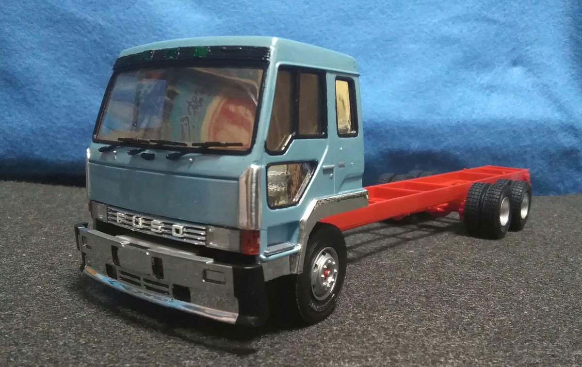 トラックの日 ザグレ初期型は撮影用にジャンクのバンパーを仮付けして