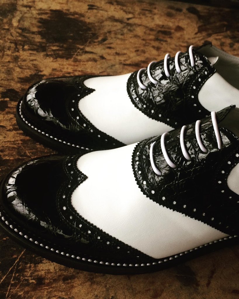 RaimondiGolf's tweet photo. #raimondi #raimondigolfshoes ⛳️🏌🏌️‍♀️👞#golf #shoes #golfshoes #italianstyle #handmadeinitaly #italy #originali #madeinitaly #scarpedilusso #luxuryshoes #golfdilusso #luxurygolf #luxurylifestyle #luxurylife #luxury https://t.co/N6RosDnfKQ