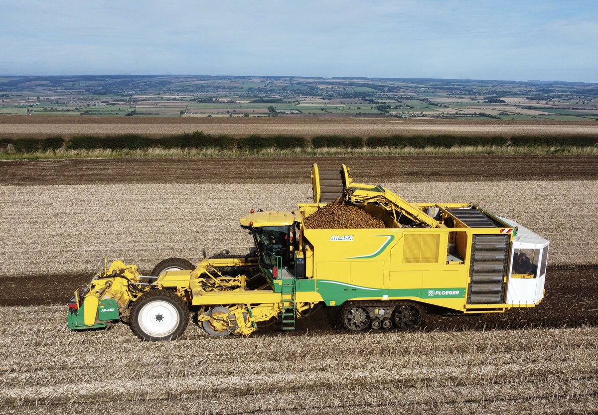 croal85's tweet photo. Some days you just get the perfect opportunity…! 📸 @ploegermachines https://t.co/xexh5mZFPh