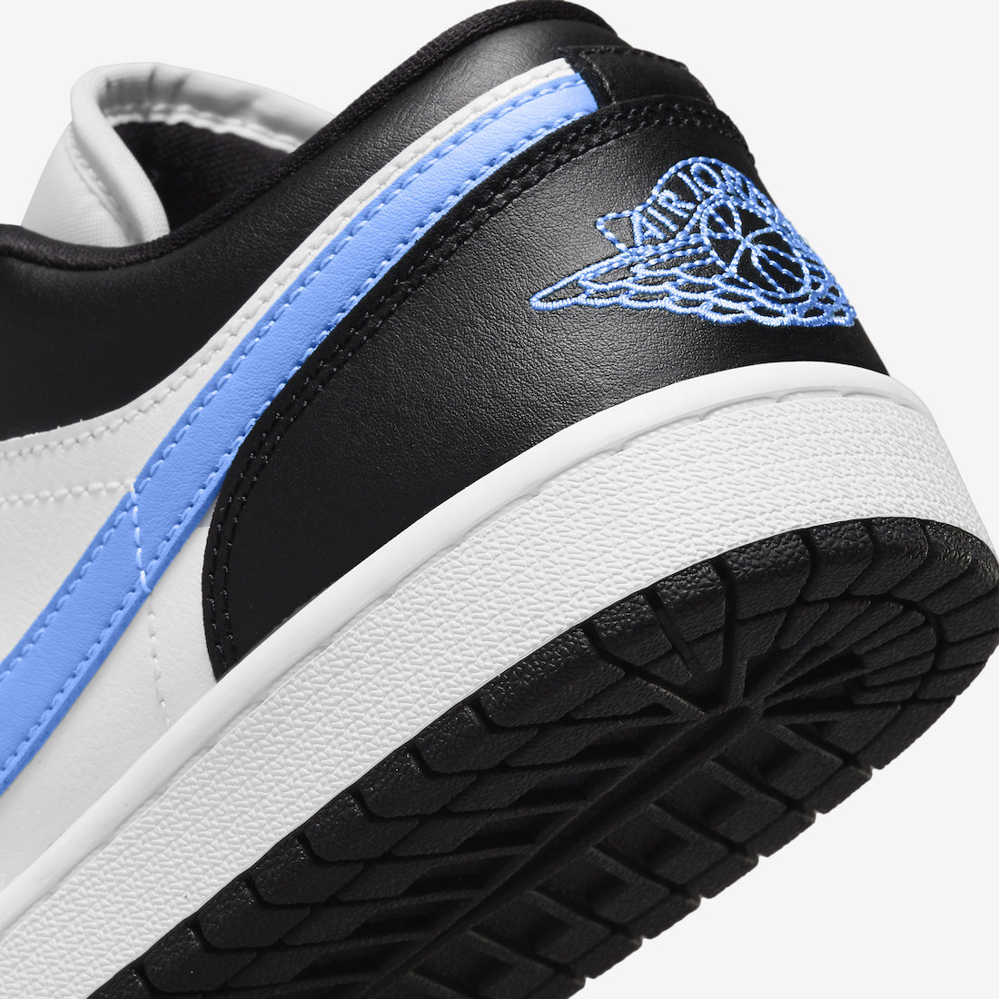 Tar Heels Vibes On This Air Jordan 1 Low sneakerbardetroit.com/air-jordan-1-l…