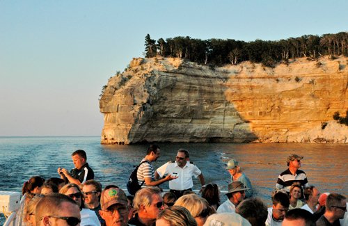 Porkies_FC's tweet image. Roadie for the Porkies tomorrow @MunsingRougesFC. Took the Porkies Pontoon east around the Keweenaw Peninsula. Arrived in Munising yesterday to tour Picture Rocks. Stopped at Chapel Rock &amp;amp; said a little prayer for a "W". Boys enjoyed distraction before getting back to business.