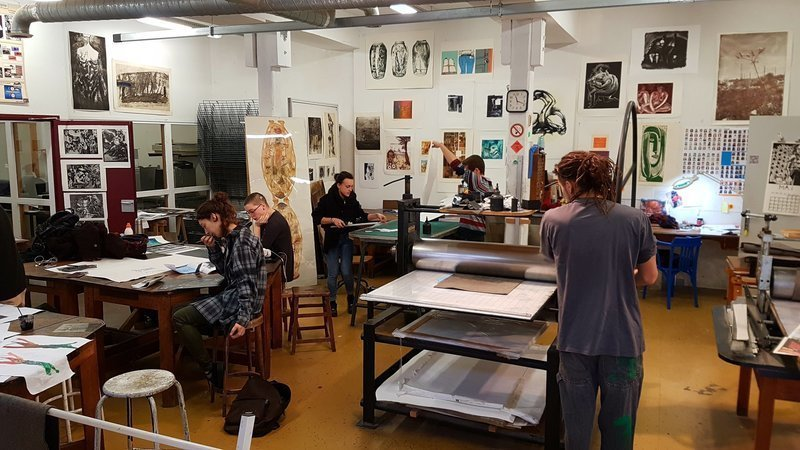 carinedellenba1's tweet photo. Encore un petit effort... pour l'avenir et la défense de l'atelier de gravure à l'Isdat (beaux-arts de Toulouse)! https://t.co/xDP68p49lm via @ChangeFrance 
#ISDAT
#atelierdegravure
#JeanLucFauvel
#Artension https://t.co/cik4AhaUa1
