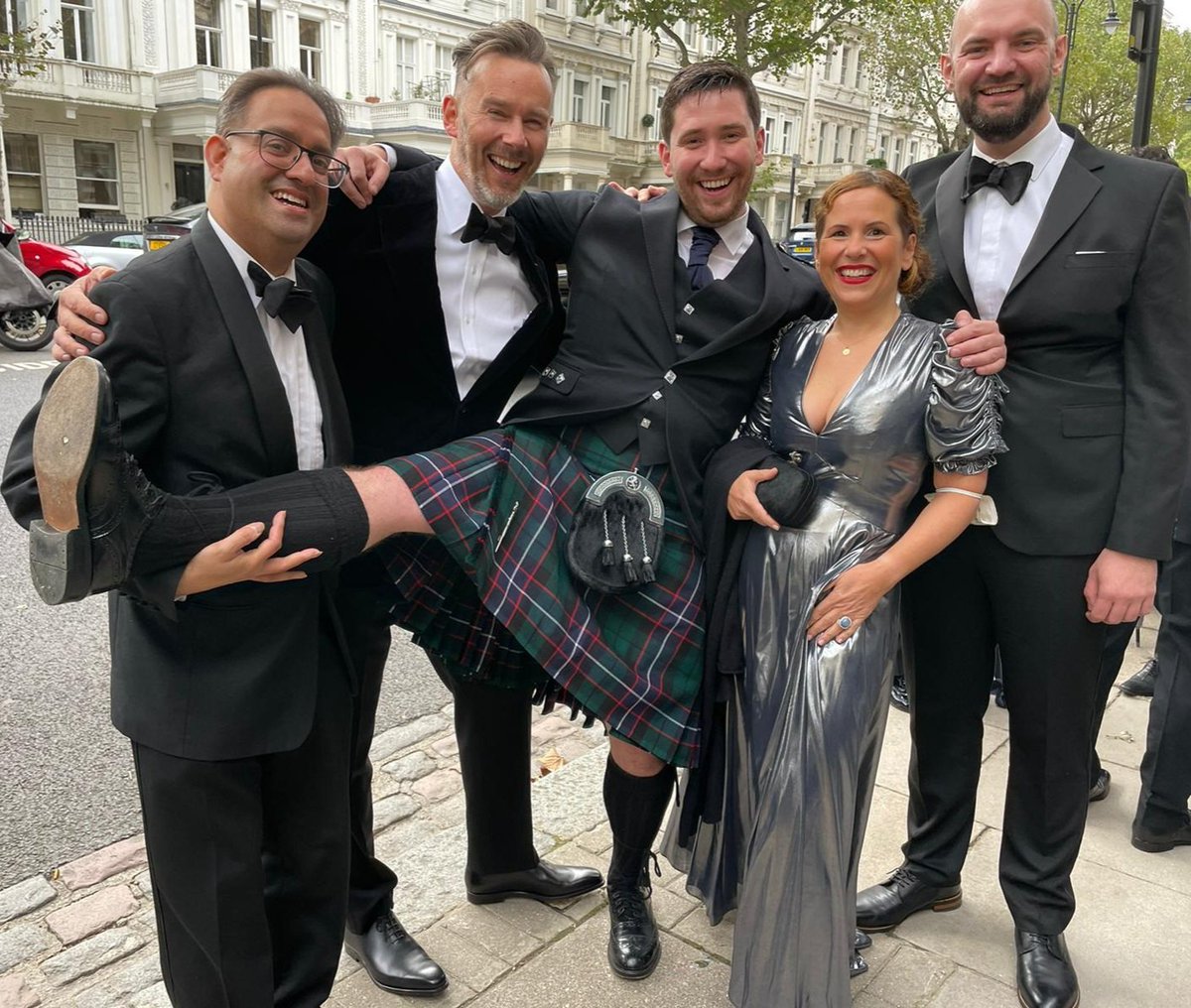 ACEtoots's tweet photo. Spending #Bondmas with James Bond Ireland (and Scotland): the Bootleg Bondles. Very good craic. Some kind of heroes.
L-R @ACEtoots, @Paul_Lally @TOMFORD-ed up,  @Ddubswest  glamouröse Ms Monica Cetti &amp;  @ThomasRyanFilm

@007 
@GoreHotel
#NoTimetoDie 
#JamesBond 

📷: @Paul_Lally https://t.co/yidyLE6xjz