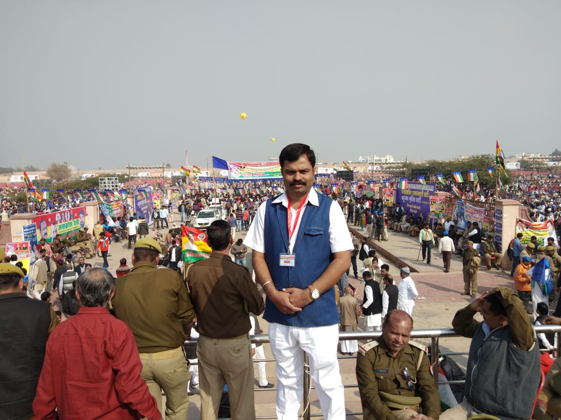 DILIPTALEKAR6's tweet photo. बहुजन क्रांति मोर्चा द्वारा आयोजित विशाल महारैली यूपी लखनऊ 9 अक्टूबर 2021।
बहुजन मुक्ति पार्टी के समर्थन के यह रैल�� यूपी को बदल कर रख देगा। https://t.co/tjvwUHxiqi