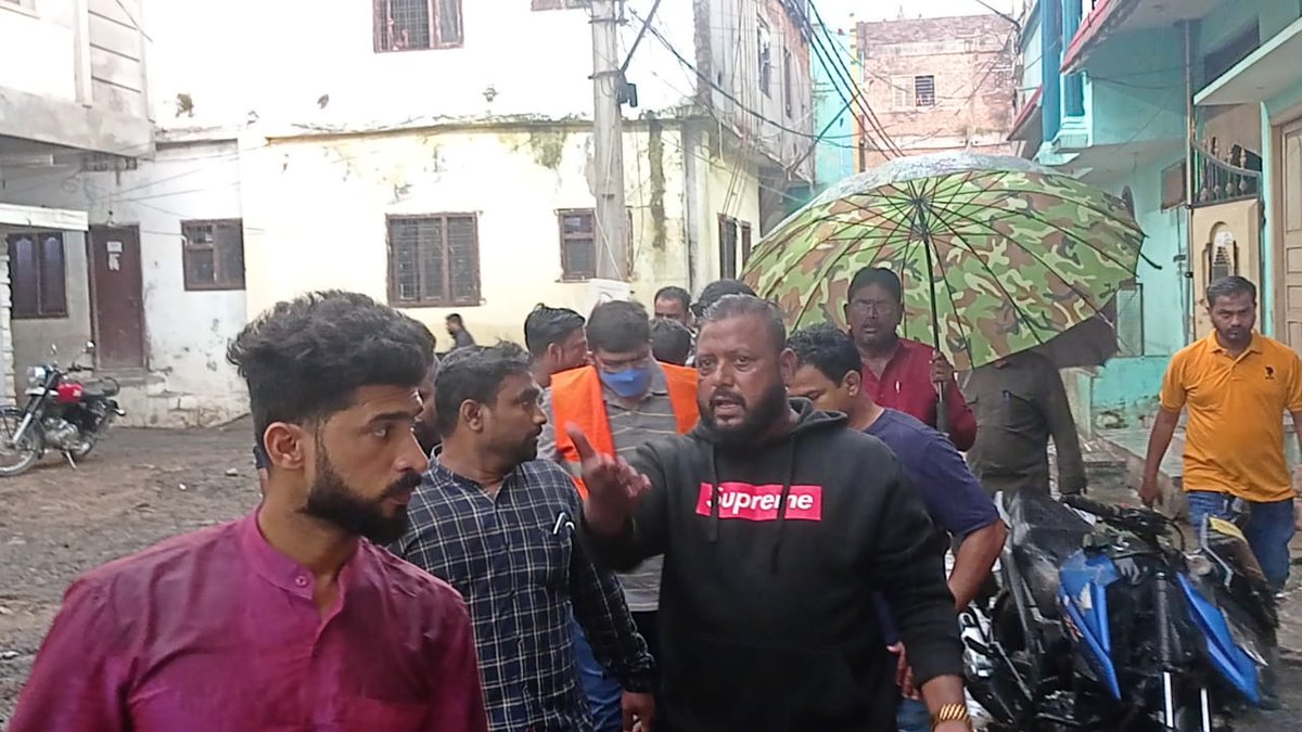 Inspection of madina Nagar by zonal commissioner, Charminar zone along with corporator and Deputy commissioner