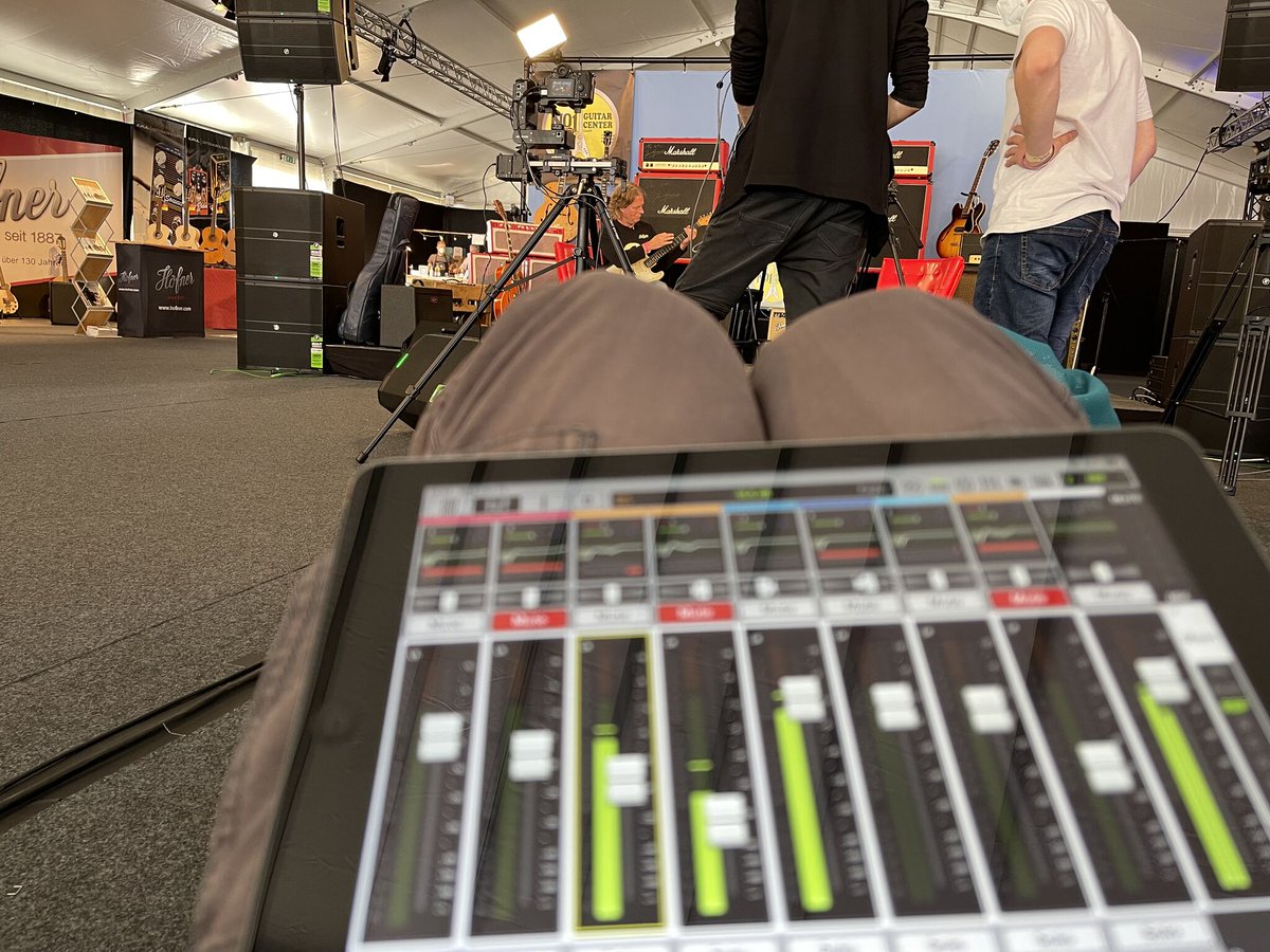MackieGear's tweet photo. Mixing and chilling at the same time 🎵 😎 💚
#DL #MasterFader #DRM #Reeperbahn https://t.co/tpkS7xLFSe