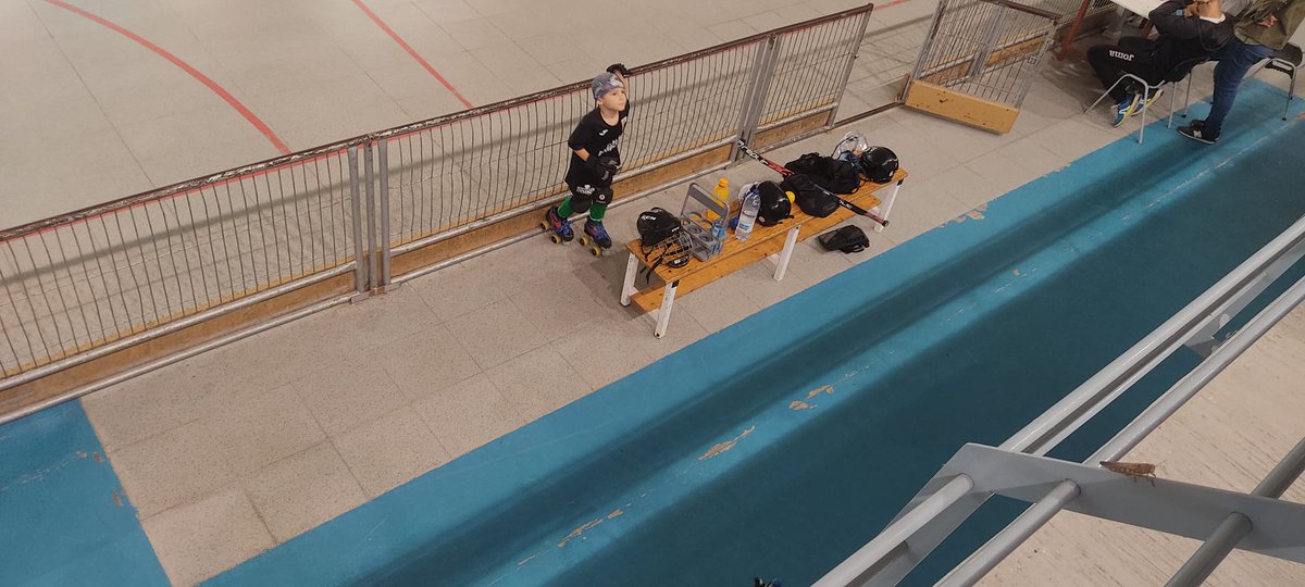 HoqueiAmposta's tweet photo. Partit del Prebenjamí, davant el @HoqueiValls 'A', q s'havia aplaçat de la 1a jornada de lliga. #chpsmartphoneposta #codibinari @EsportsAmposta @MarcFornos @irccid https://t.co/PopFmlBhJX