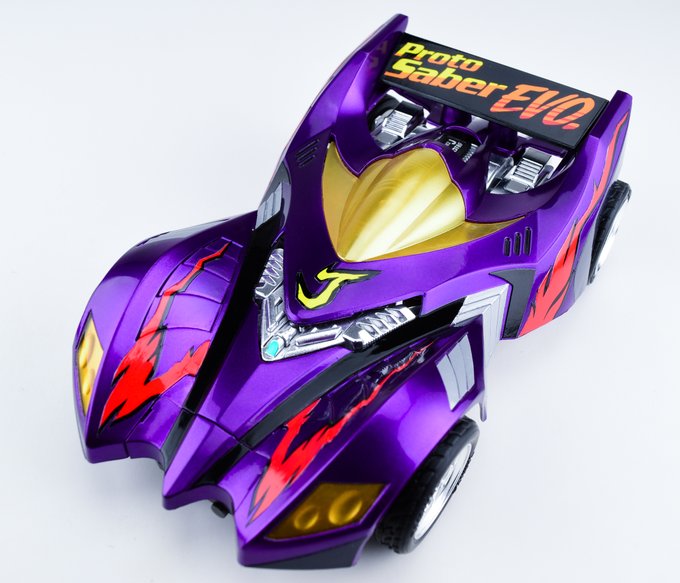 シャーシまでは手が回らなくてほぼシール貼っただけだけど、メッキが弱いのか結構剥げちゃったんで後で塗る。

次スピンコブラ作りたいわね…。
あれも昔色塗れなくて苦い記憶が。 