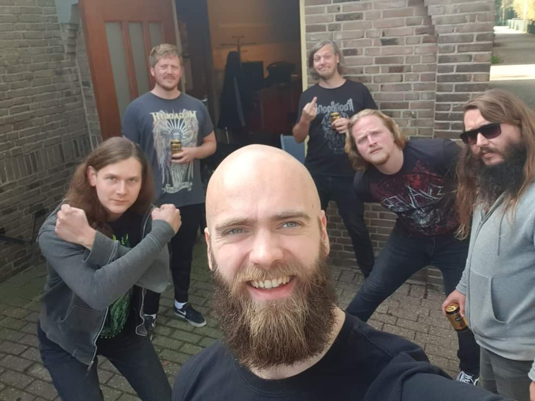 _AngerMachine_'s tweet photo. Today we're doing a photoshoot with our new singer. Are you curious allready? 

#AngerMachine #Sethpicturesmusic #metalband #metalhead #photoshoot #bandshoot   #metalmerch #metalfans https://t.co/HywSLV3h5q