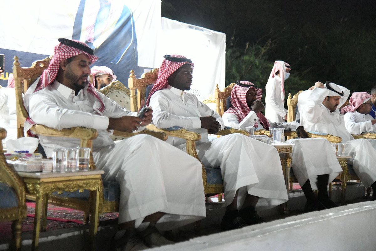 SACRFA1's tweet image. 📍#ضيوف_الحفل

🏆#المباراة_النهائية

الأحلام 🆚 أولمبي الفيصلية

#اتحاد_جنوب_ووسط_الرياض