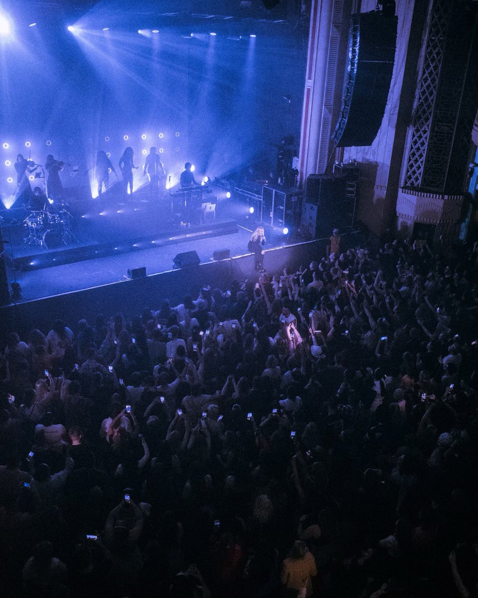 elliegoulding's tweet photo. Glasgow. Thank you! I couldn't have asked for a better opening night. See you tonight Newcastle #BrightestBlueTour 💙
📸: Ronan Park https://t.co/Rzlnf0bAJz