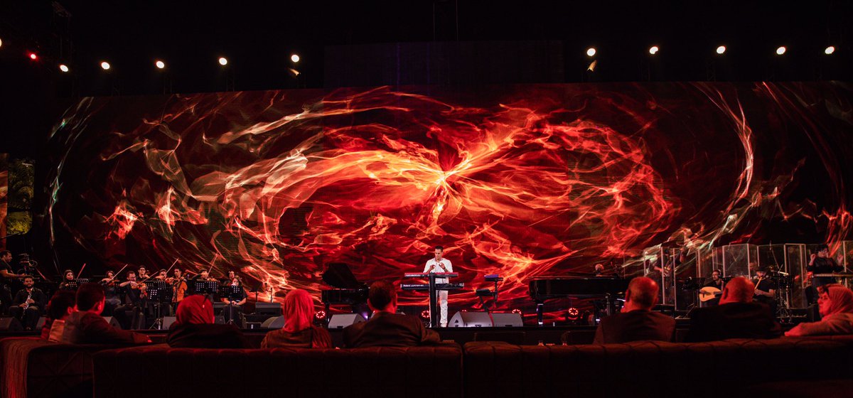 HishamKharma's tweet photo. Thank you for a grand musical night 🖤
انبسطنا جداً بوجودكم 🎶
#HishamKharma #Live #هشام_خرما #AlMasa https://t.co/oDFK9QZEO2