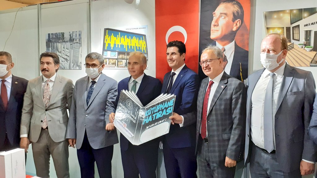 Denizli Büyükşehir Belediyesi 4. KİTAP FUARI'nda; İl Kültür ve Turizm Müdürümüz <a href="/TurhanVeliAKYOL/">Turhan Veli AKYOL🇹🇷</a>'un davetiyle Milletvekilimiz Sayın <a href="/avcahitozkan/">Cahit ÖZKAN</a>,B.B. Başkanımız Sayın <a href="/osmanzolan/">Osman ZOLAN 🇹🇷</a> ve değerli protokolumüz standımızı ziyaret etmişlerdir.
<a href="/iktm20/">Denizli İl Kültür ve Turizm Müdürlüğü</a>
<a href="/KTBKYGM/">KYGM</a> 
<a href="/OdabasAli/">Ali Odabaş</a> 
<a href="/AhmetMisbah/">Ahmet Misbah Demircan</a>