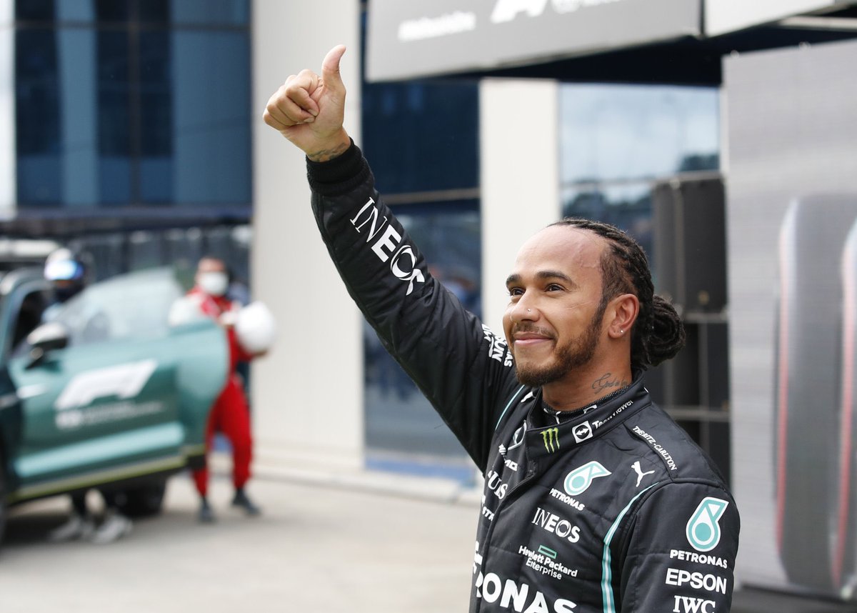 Lewis Hamilton: 'Türkiye'de harika bir seyirci var. buraya dönmek harika!'

#TurkeyGP🇹🇷 #Formula1