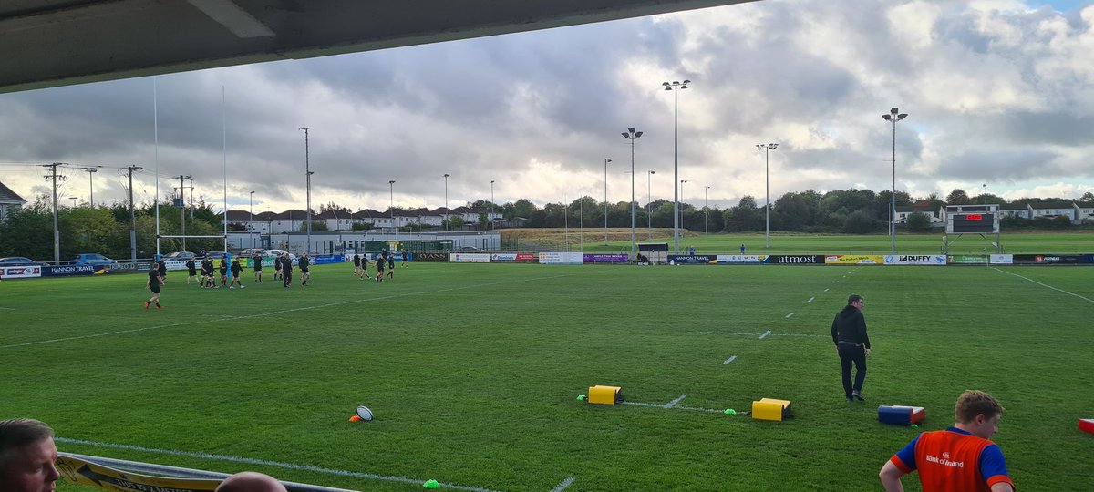 howyadooin's tweet photo. Welcome to the @Navanrfc vs @HighfieldRFC match, I'll tweet as much as I can!! Dry now after some heavy showers a little while ago.
Ball might be greasy though!!!
#Ail #Div1B #AilDIV1B https://t.co/c5GDfeqswi