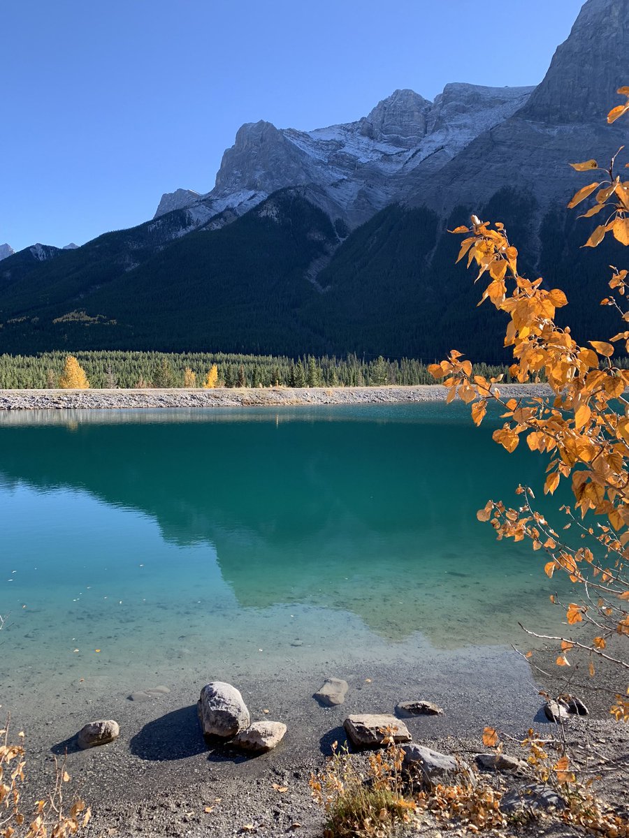 888She's tweet photo. Grassi Lake  #nofilterneeded #canmore #alberta https://t.co/maIDYHOI94