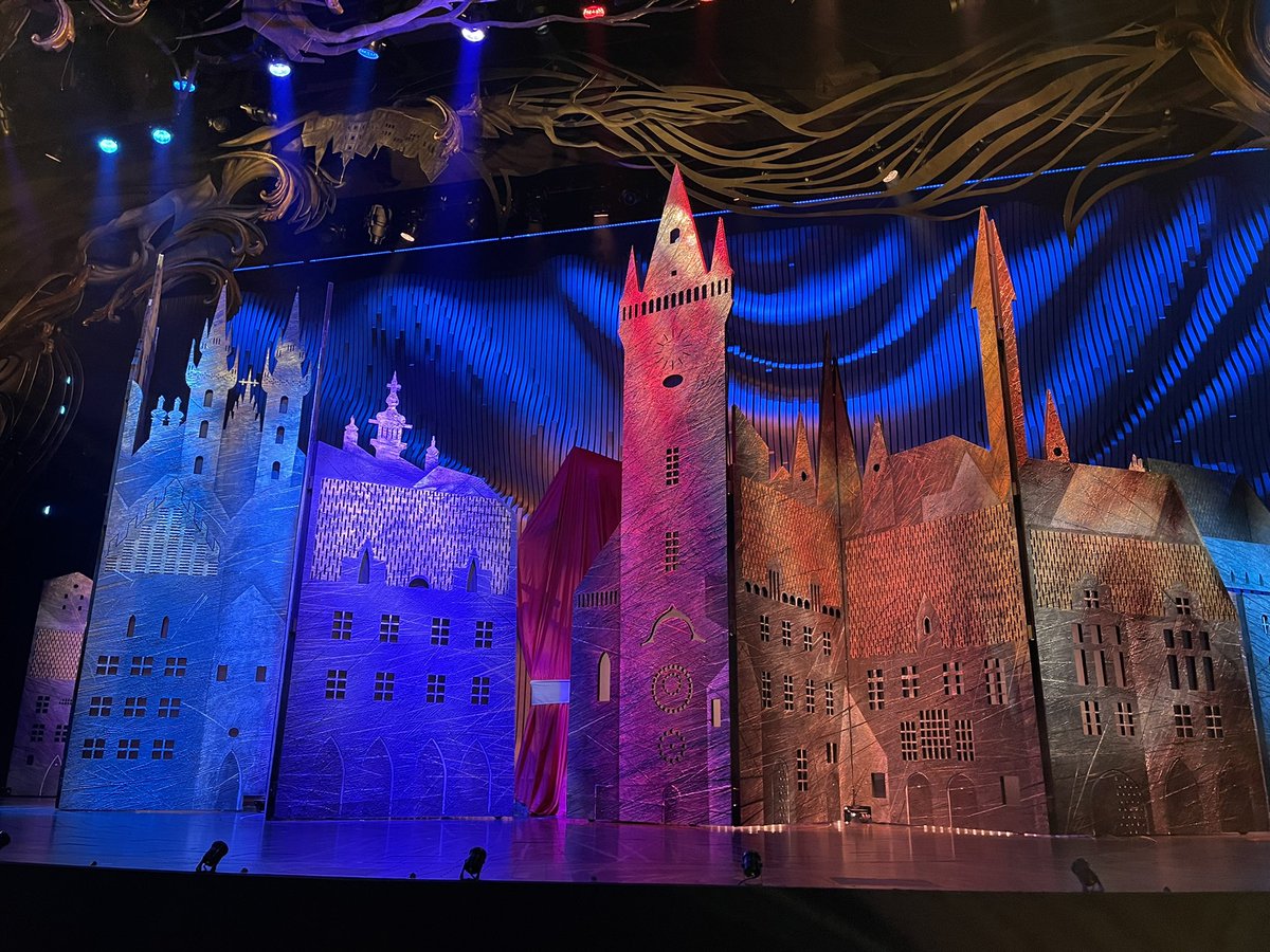 marcmc77's tweet photo. @hamishmckcoles and I are finally here after a couple of false starts including that day in July… so so excited to see @ALWCinderella #SoLong it’s definitely not #FarTooLate @GeorginaOnuorah maybe next time @CarrieHFletcher @VixHamBarritt 💗🥾👢 https://t.co/i8s7blyX5j
