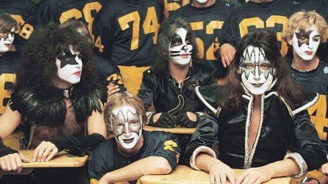 mike_brunn's tweet photo. October 9, 1975

On this day 46 years ago KISS arrive in Cadillac, Mi. for the start of one of their most legendary events.

Paul, Gene, Peter and Ace spend the afternoon of October 9th taking pictures with students before performing a full concert that evening in the school gym! https://t.co/wgniTx2nrm