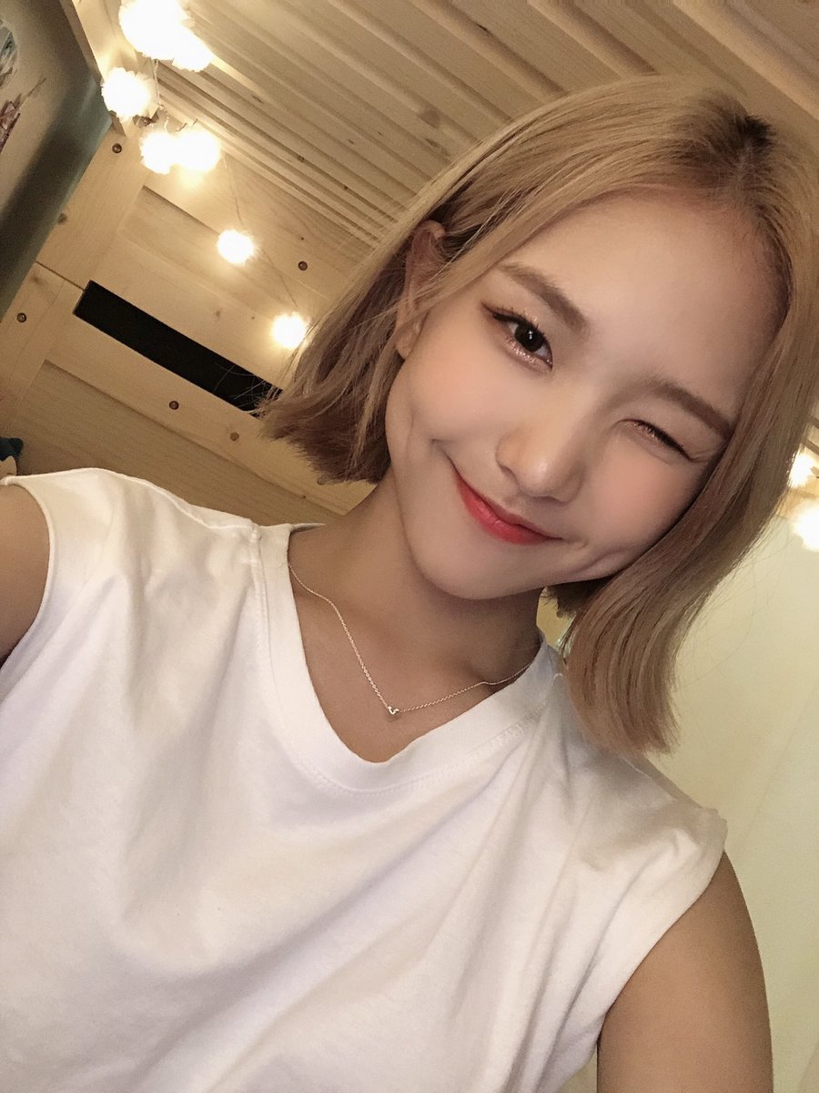 huiyeonm's tweet photo. i. as the luminescence descended through the sky, i was enthralled by it. the luminescence i mean is, SUMIT. they are an endowment from God i will never wasted. 🌞 https://t.co/xQJhykbJtm