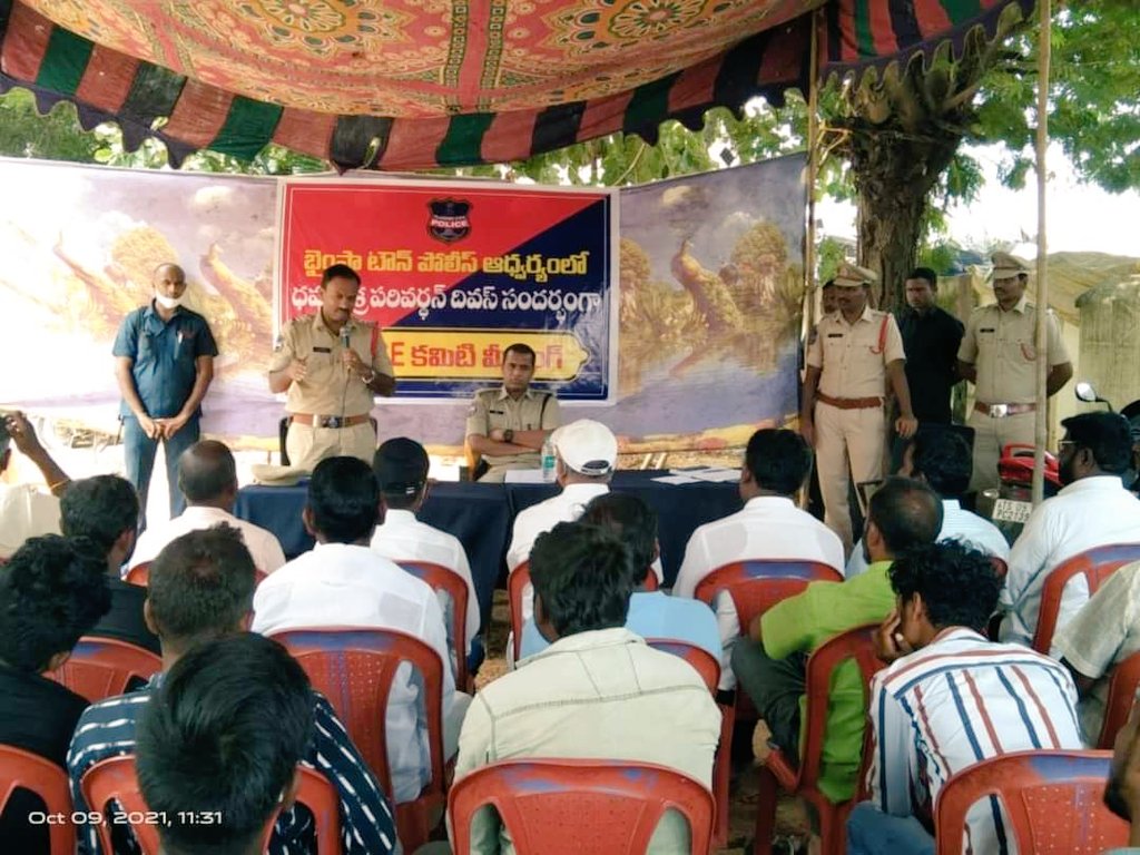 AspBhainsa's tweet photo. #PeaceMeeting organised by #BhainsaPolice for peaceful celebration of the #DhammaChakraPravartanDin. As per #SupremeCourt guidelines, #DJSoundSystem will not be allowed in any procession or rally.
#SayNoToDJ
@sp_nirmal https://t.co/7PgbtfIMXj