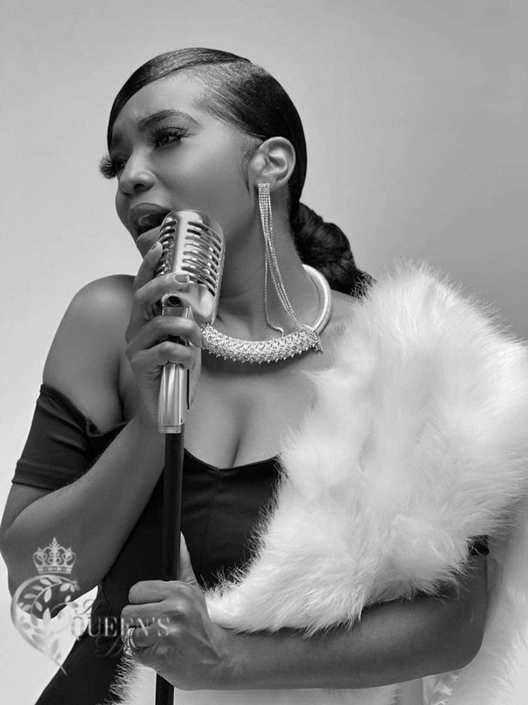 ladyrowe86's tweet photo. Giving off Billie Holiday/ VIBEZ!!!! 💋♥️💋 https://t.co/rgSPgD2JxJ