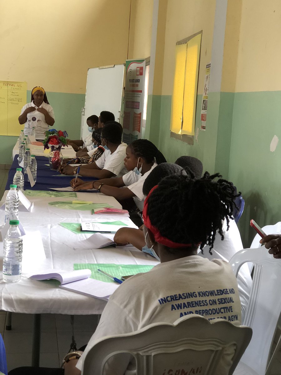 cageadOrg's tweet photo. #AGYW face lots of challenges including #SGBV. This is even worsened in a #conflict &amp; COVID-19 stricken community like #Bamenda.@Center4advocac1 in partnership with @Yplus_Global @GlobalFund @ViiVHC is happy 2 increase awareness on #SRHR &amp; #SGBV 4 AGYW in Bda.#YPlusAimingHigher https://t.co/WLdDuP4H0T