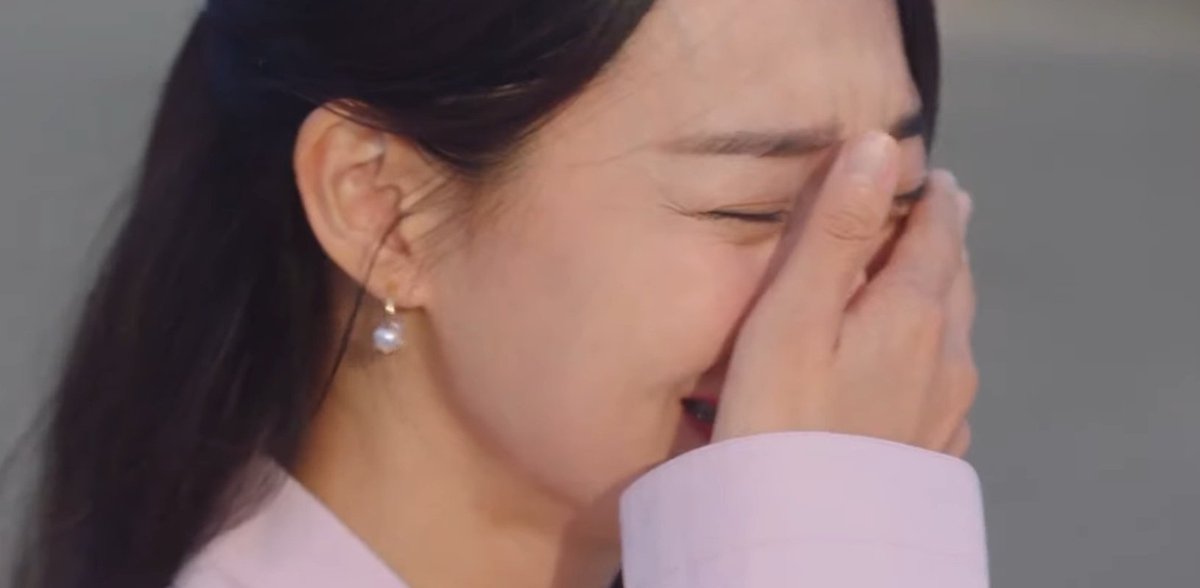 hhyoguk's tweet photo. literally me knowing that homcha ends next week 
 
#HometownChaChaChaEp13 https://t.co/pKyQEfYs8v