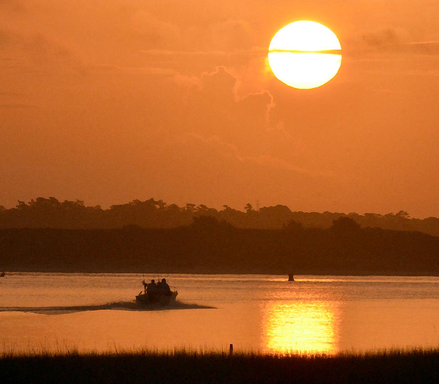 KerriFar's tweet photo. "How beautiful, buoyant, and glad is morning!"- Letitia Elizabeth Landon #quote - https://t.co/fV9AIawqYN ~ #Sunrise #Fishing #NewRiverNature #OIB #NCViews ~ https://t.co/fSYVo4sbZL https://t.co/gCgkiYfggy