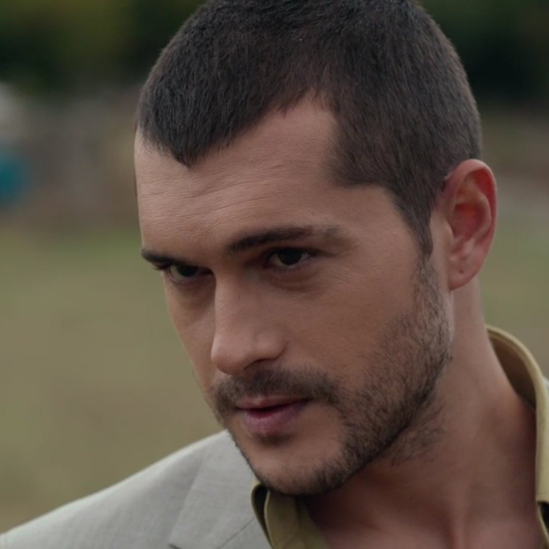 "Aynı şehirde sen varsın , ben varım ,biz yokuz..."
#itiraf #sonyaz