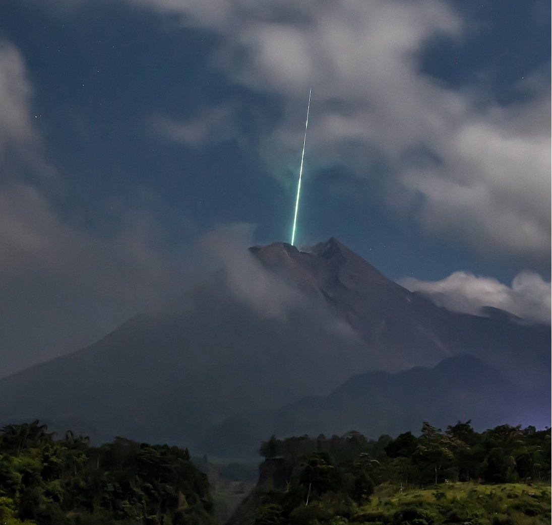 A meteor recently fell into the most active volcano (Mount Merapi) in Indonesia
 by MGC91