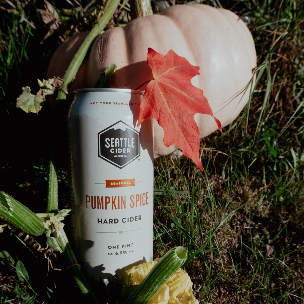 SeattleCiderCo's tweet image. Pumpkin Spice and all the things nice. A true fall staple in every cider drinkers fridge. 

#pumpkinspicecider #fallstaple