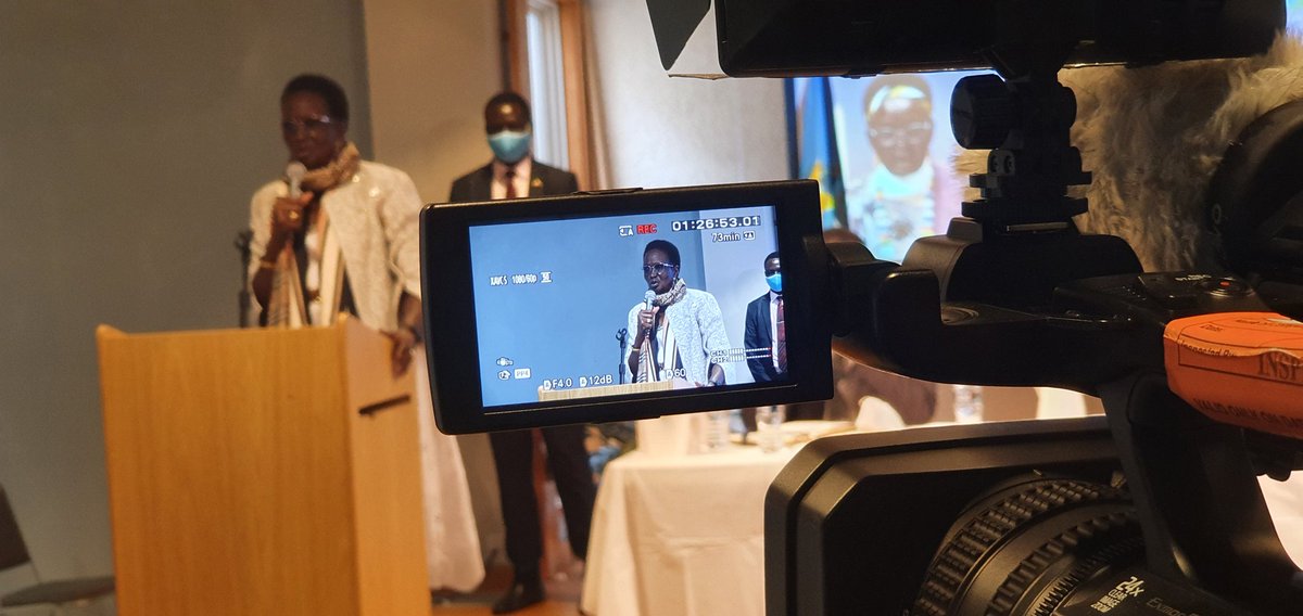 #HappeningNow: 'I am here today wearing 2 hats. One as your Vice President and the other as your mother.' Vice President speaks with the South Sudanese Diaspora in Washington D.C.
