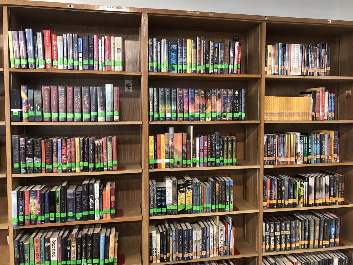 DISDSubs's tweet photo. RT @ms_williams57: This librarians ❤️ was happy seeing books back on shelf and ss ready to check them out #mangamaniacs #libraylife #welovebooks @DISD_Libraries @BFMSFalcons @MarshallforDISD @THuittDISD @TXLA @DASLORG @DISDREO https://t.co/Tdska4WwkG