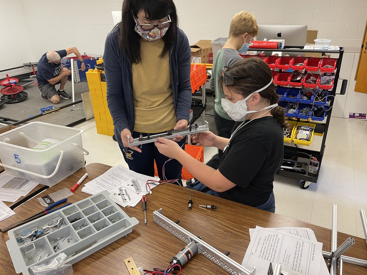 robotics_wms's tweet image. FTC teams 12440 and 14158 made great progress today. Both teams have all new members. No experience? No problem!