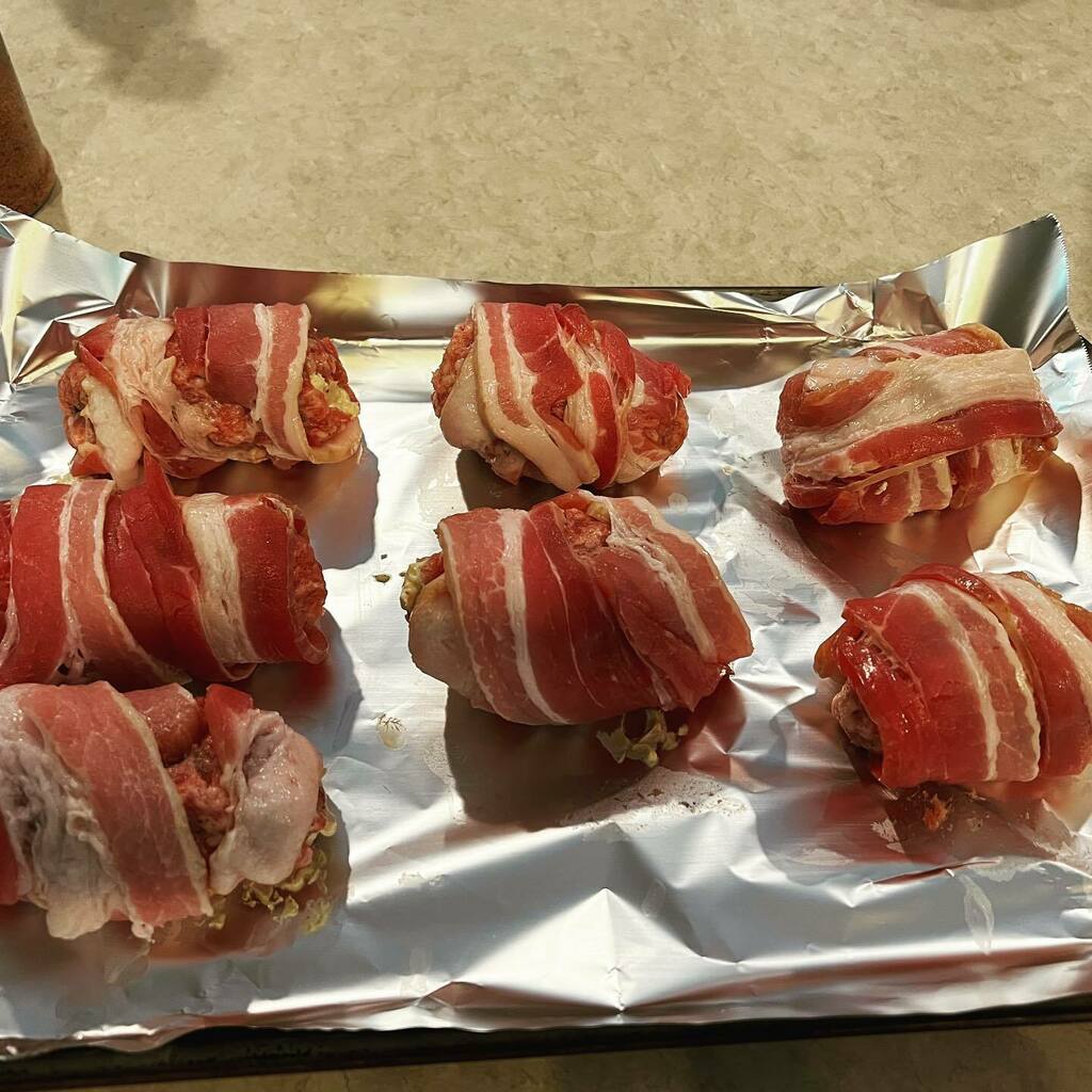 warmsnowman831's tweet photo. Testing out the @meatchurch armadillo eggs recipe for the first time.. see you in 90 mins little buddies. #meatchurchcongregation #meatchurch #meatchurchbbq #greenmountaingrills #meaterplus #bacon #sausage #bbq #smokebbq # https://t.co/b0VfuGNGVe