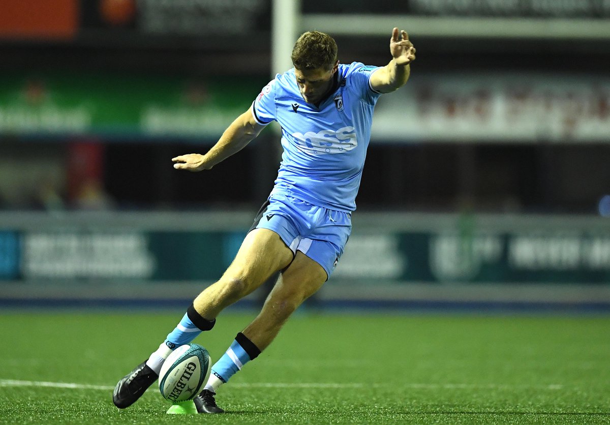 Cardiff_Rugby's tweet photo. 📸 @HuwEvansAgency Match Action

🎯 𝗣𝗶𝗻-𝗣𝗼𝗶𝗻𝘁 𝗣𝗿𝗶𝗲𝘀𝘁𝗹𝗮𝗻𝗱

@Rhys_Priestland has a 100 per cent record and 11 points from the tee so far this evening. https://t.co/lrWlhcvkeL