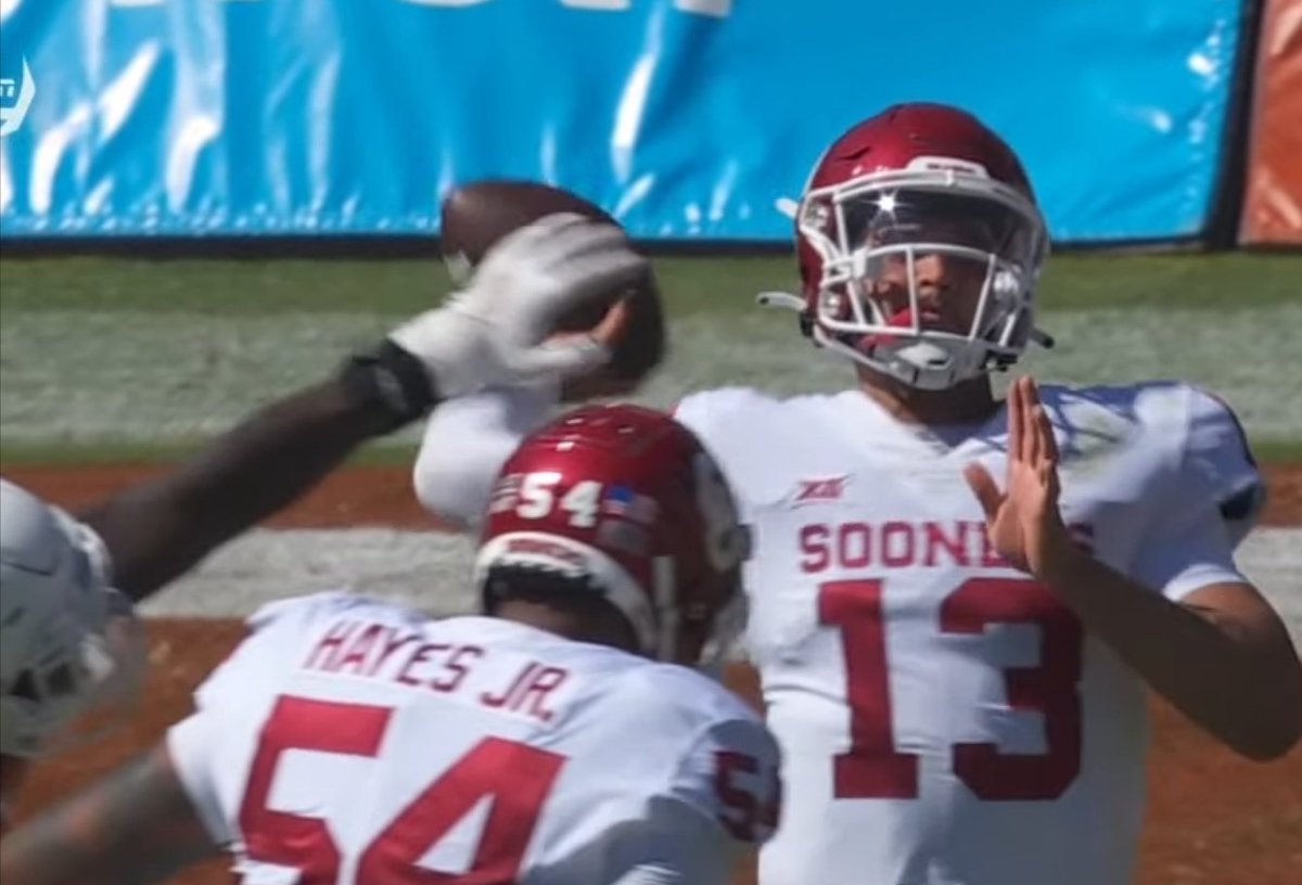 BON_SBNation's tweet photo. How this potentially game-altering play wasn't reviewed is beyond me. https://t.co/4S4RXaKG4p