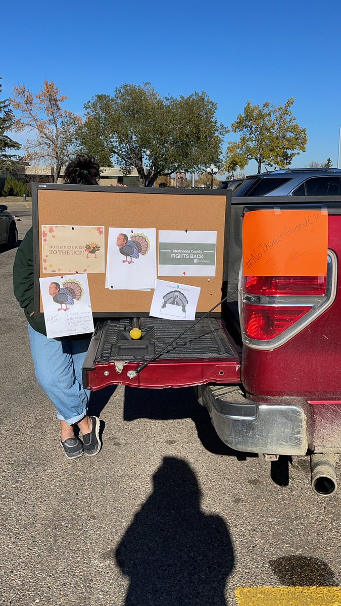 blt_thorne's tweet photo. #strathcona #shrpk come and send a message to your MLA that you’ve got No Thanks to give to the UCP Government and that you demand action to keep us safe. #ableg #abcovid #NoThanksgivenucp https://t.co/9RLIdSYhO8