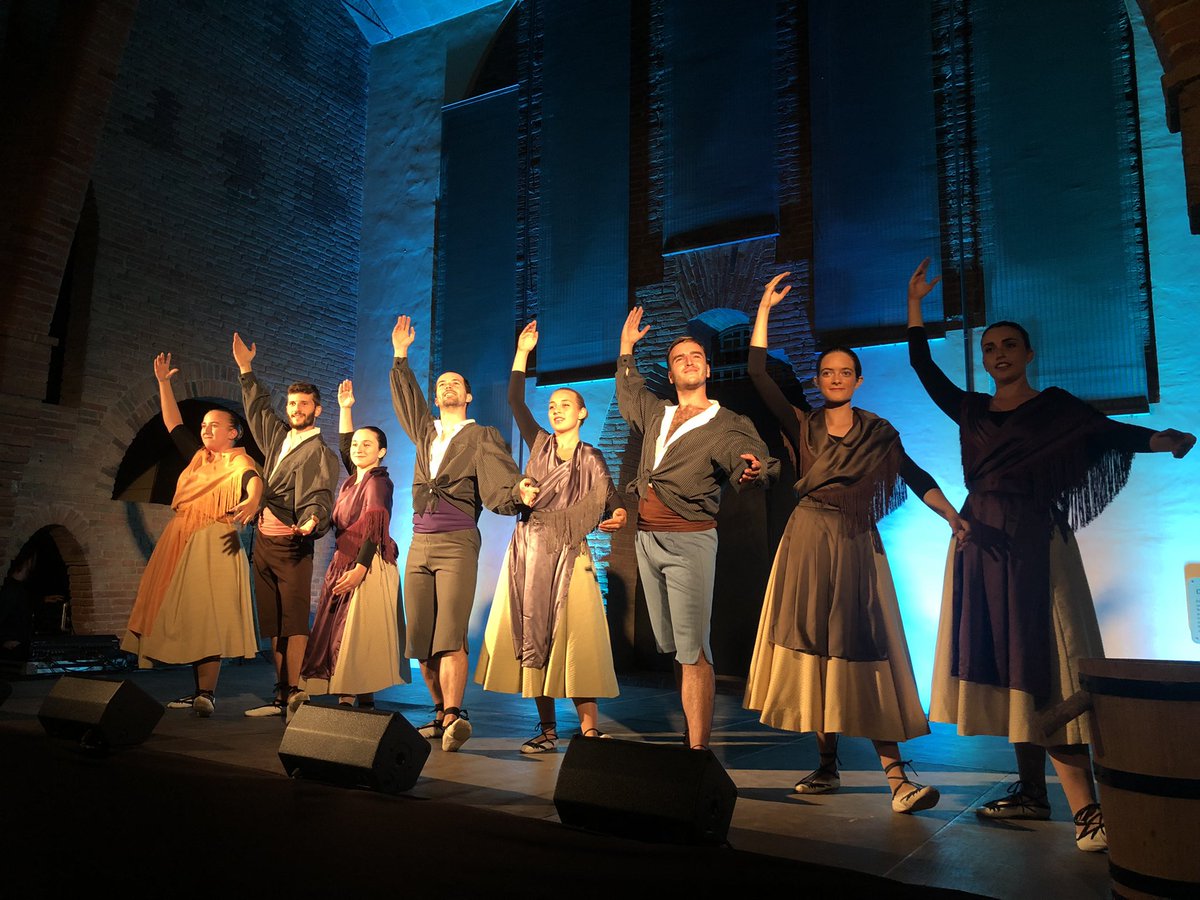 Museus de Sant Cugat (@museusantcugat) on Twitter photo Un altre fantàstic dia gaudint del Patrimoni Viu i de la celebració dels #CentAnysCeller dins les #JEP2021
📸 Us deixem amb un recull de fotografies de la <a href="/marianacjmarti/">Mariana Castel</a>
🍇👏🏽🍷🎊🤹🏼♀️🎪✨💚
<a href="/ajsantcugat/">Aj. Sant Cugat</a> <a href="/culturastc/">Cultura Sant Cugat</a> <a href="/tvsantcugat/">Televisió Sant Cugat</a> <a href="/gmediterrania/">Grup Mediterrània</a> <a href="/cataloniasacra/">Catalonia Sacra</a> Un altre fantàstic dia gaudint del Patrimoni Viu i de la celebració dels #CentAnysCeller dins les #JEP2021
📸 Us deixem amb un recull de fotografies de la <a href="/marianacjmarti/">Mariana Castel</a>
🍇👏🏽🍷🎊🤹🏼♀️🎪✨💚
<a href="/ajsantcugat/">Aj. Sant Cugat</a> <a href="/culturastc/">Cultura Sant Cugat</a> <a href="/tvsantcugat/">Televisió Sant Cugat</a> <a href="/gmediterrania/">Grup Mediterrània</a> <a href="/cataloniasacra/">Catalonia Sacra</a>