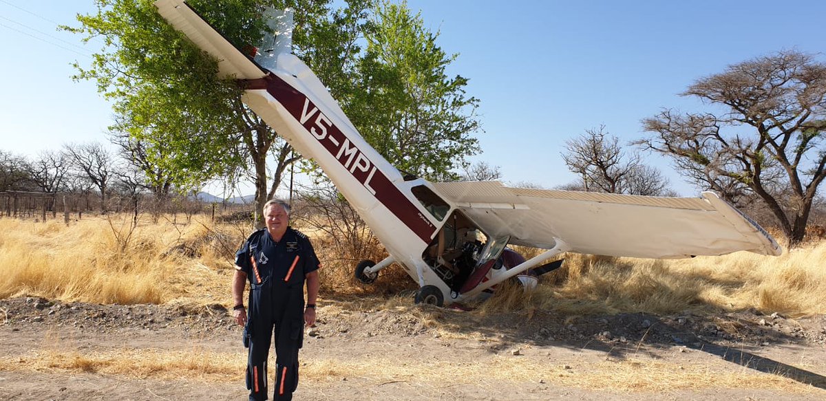 Chris Coetzee, 'n bekende boer van die plaas Zuchof-Wes tussen Otavi en Outjo, het vanoggend aan sy beserings in 'n Windhoekse hospitaal beswyk nadat hy gister omstreeks 18:00 met sy Cessna-vliegtuig op die plaas geval het, het kapt. Oskar Plichta, bevestig.
Foto verskaf