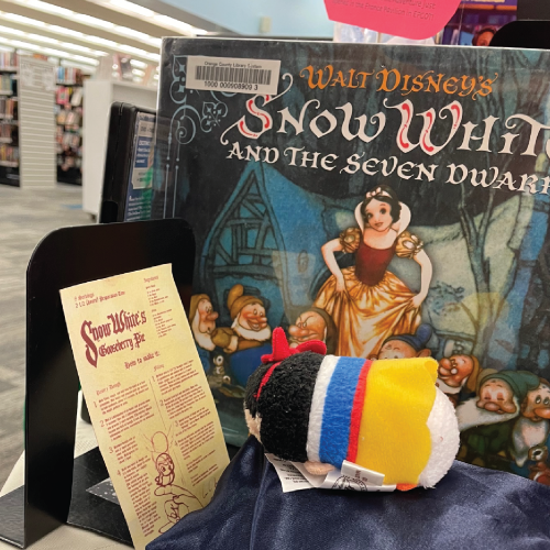 oclslibrary's tweet photo. Simply ✨magical!✨ Check out the Southwest Branch's nod to @WaltDisneyWorld's 50th Anniversary with their darling book display. Head over to the link in our bio to see all of our Disney related events and more! 

#LearnGrowConnect #OCLSReads #Library #Disney50thAnniversary https://t.co/71EHWA7KyL