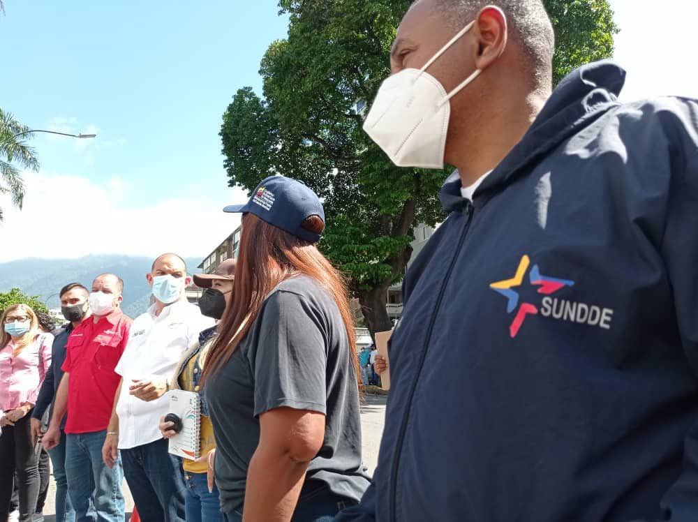 eneidalayave's tweet photo. La @sundde_ve está desplegada este sábado para continuar las fiscalizaciones en los establecimientos comerciales en el país. 

#VenezuelaTieneConQué https://t.co/GgsonmU1ab