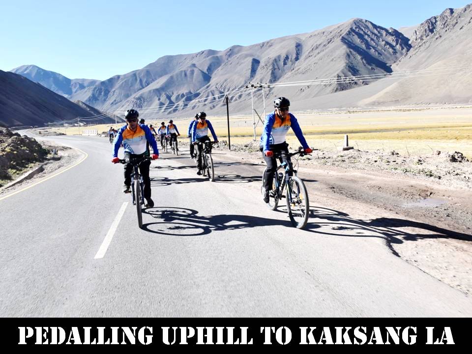 firefurycorps's tweet image. #AzadiKaAmritMahotsav. A 20 member #MTB expedition undertaken by #SnowLeopardBrigade from 7 to 9 Oct was flagged off by Major General Abhinaya Rai.
@adgpi @NorthernComd_IA @Tri_Service @ddnewsladakh @PBLadakh @lg_ladakh @prasarbharti @ut_ladakh @ut_ladakh