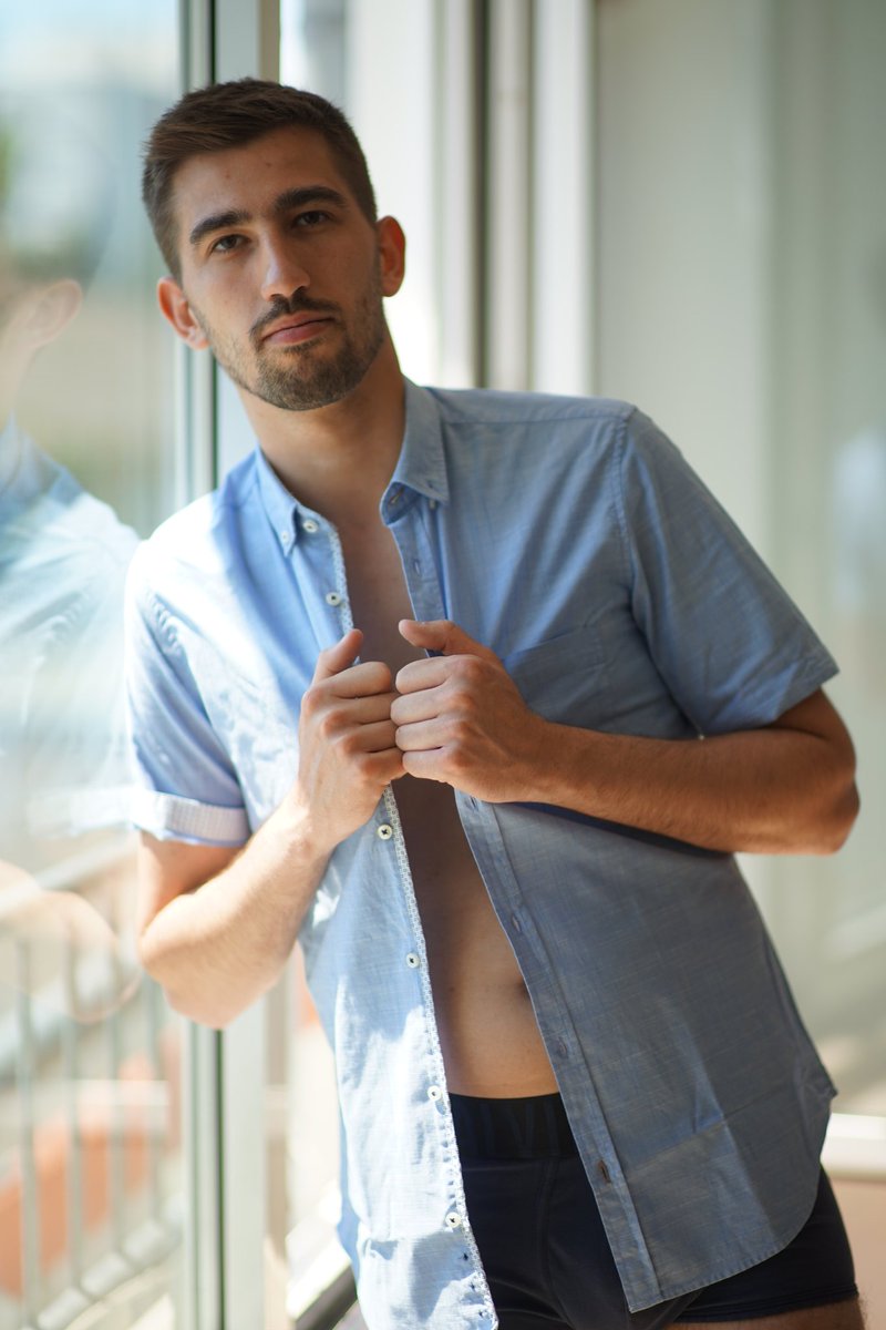 GreenGen_Y's tweet photo. Schönes Wochenende ☀️🍸
Ich bin dann mal wieder auf den Weg zum Nachtdienst und Sorge für eure Heimfahrt mit dem #ICE 🚄🏖️
📸 @oscurofoto
#gaymen #bimen #menshooting #shooting #loveislove #liveyourlife #LGBTIQFreedomZone #menfashion #menwithstyle #spainmodel #spainmen #instabi https://t.co/BlDHhjJKwt