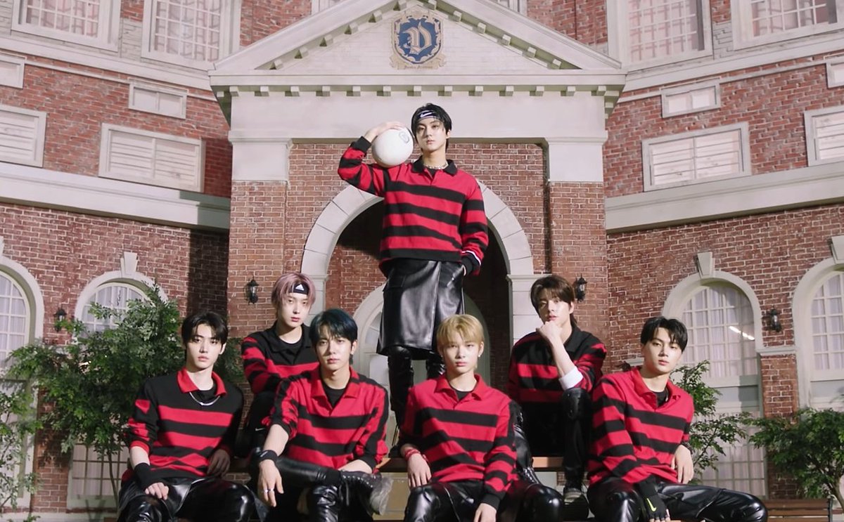 Manifesto enhypen альбом. Enhypen чонвон drunk dazed. Расписание концертов enhypen 2023. Группа enhypen 2022. Enhypen tamed-dashed.