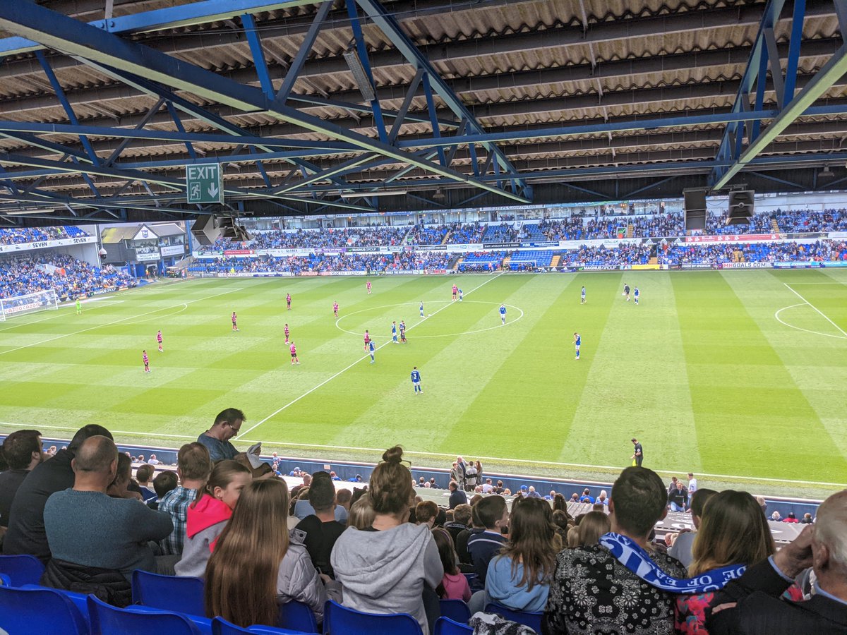 Onside_Offside's tweet photo. 46' change of view second half 👀

Ipswich 1-1 Shrewsbury

#IpsShr #Ipswich #Salop https://t.co/LvhZ8m3jpJ