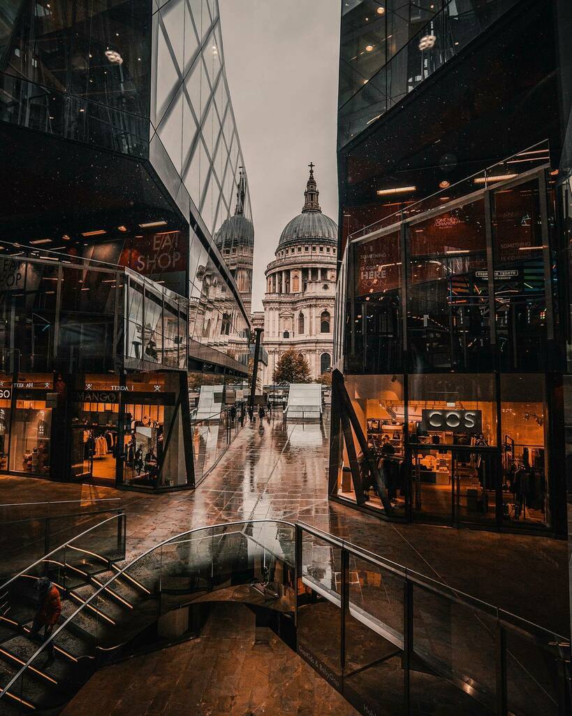 PC_PhotoLDN's tweet photo. Golden 🇬🇧
.
.
.
.
#mysecretlondon #loves_united_london #londonist #london4all #londondecanted #igerslondon #itssolondon #prettylittlelondon #londonisopen #becauseimalondoner #londonskyline #skyhigharchitecture #itssolondon #skybangerz #londonguru #humlon… https://t.co/z9DPTUH4oC https://t.co/LSOb8gSYpE