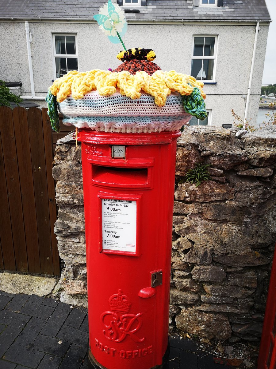 WenF2226's tweet photo. Smile for the day 😊 Found this  #YarnBomb when out walking in  Turnchapel, Plymouth @TomDaley1994 https://t.co/E3x4jM0s6H