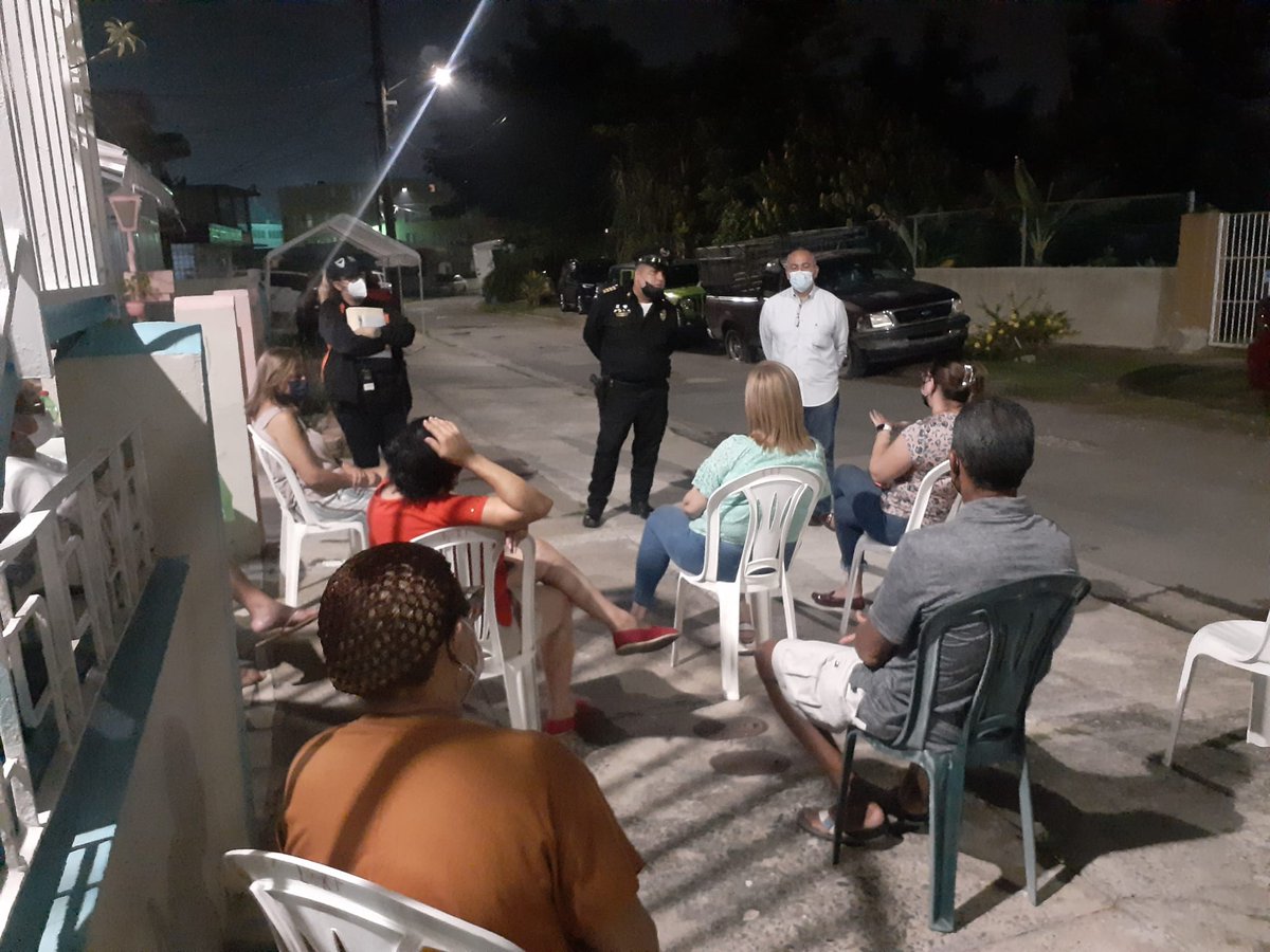 RicardoChinoRey's tweet photo. #RICARDOCHINOREY
#ELOBRERODEMIPRECINTO2
#SIEMPRESENTE
#CONTIGOENTUCOMUNIDAD, continuamos en nuestro #PRECINTO2 Urb. Valencia, escuchando sus preocupaciones ante las situaciones, se canalizaran, gracias a la Policia Municipal SJ, y a nuestro Alcalde de SJ @Miguel_Romero_ https://t.co/iEFpV9JwQQ